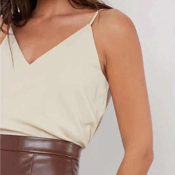 Shein Solid V Neck Cami Top - Picture 4 of 6